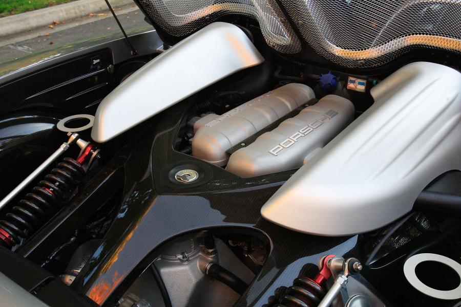  Porsche Carrera GT 2004 года  (фото 68 из 77)